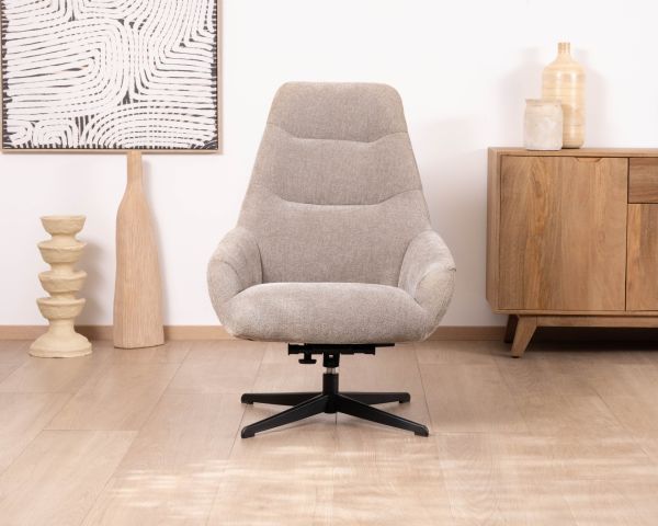 Fauteuil lounge pivotant et inclinable “Mado” en tissu bouclette taupe, design enveloppant et confortable