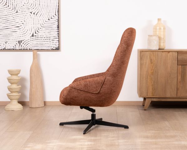 Fauteuil pivotant et inclinable “Mado” en tissu bouclette terracotta, silhouette organique