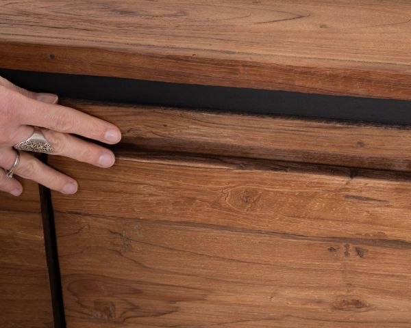 Buffet graphique 2 portes en bois recyclé de teck "Kayoa" style contemporain