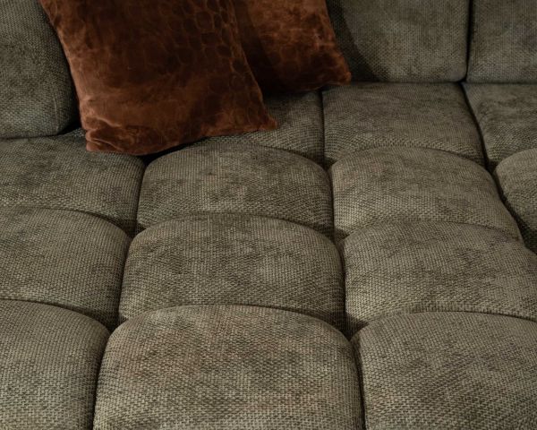 Canapé en tissu vert avec extension électrique et méridienne retour gauche "Syltan"