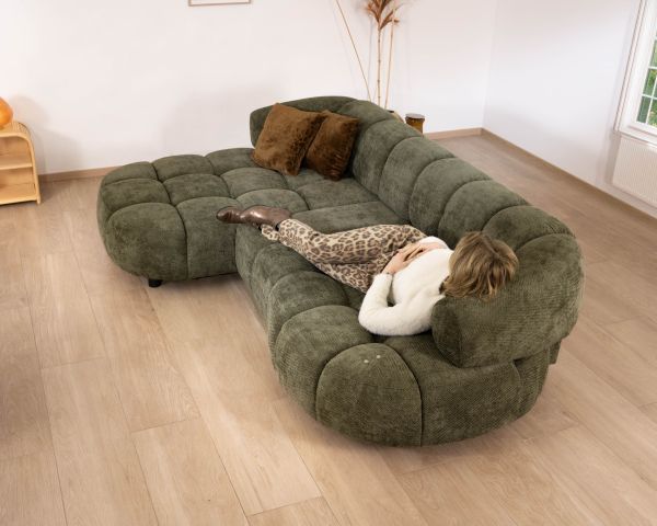 Canapé en tissu vert avec extension électrique et méridienne retour gauche "Syltan"