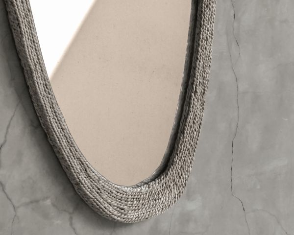 Miroir forme organique avec cadre en cordelette "Solira" hauteur 130 cm