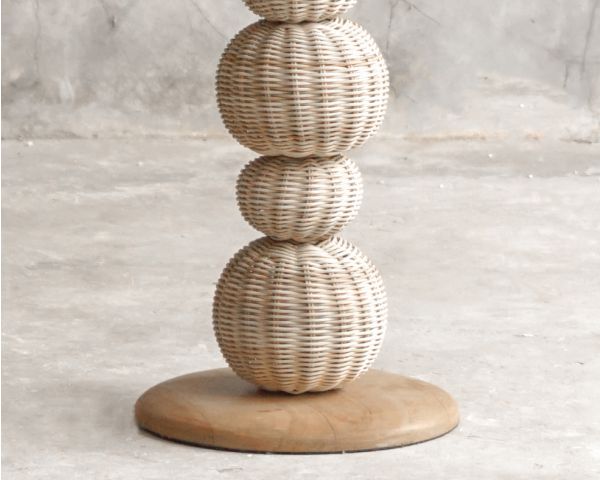 Grande lampe à poser en rotin tressé "Solira" 140 cm design organique