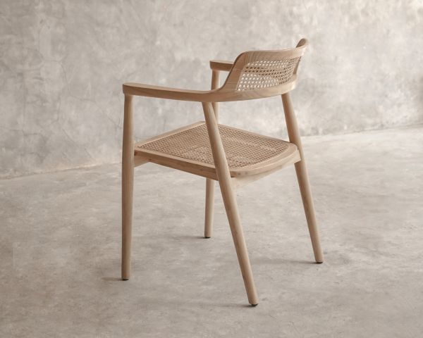 Chaise de repas avec accoudoirs design épuré "Vogue" en bois de sungkai