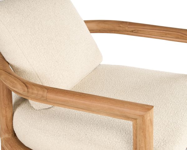 Fauteuil de jardin enveloppant "Alizé" en teck massif et coussins bouclette écru