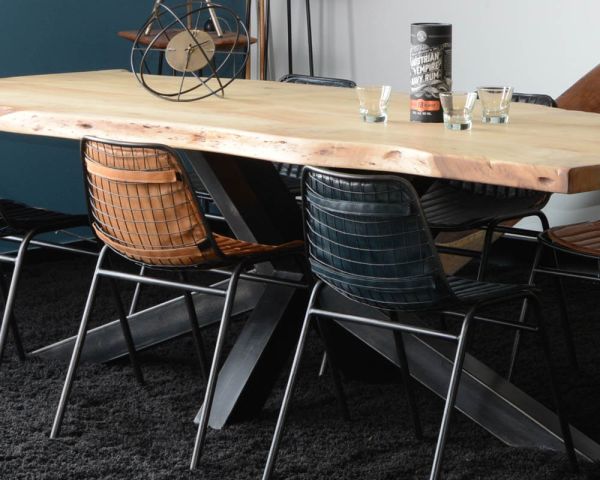Table à manger industrielle en bois épais et pieds métal 3D - 8622