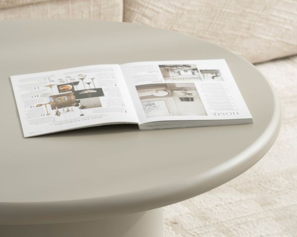 Table basse ronde minimaliste "Nalya" coloris beige à pied central