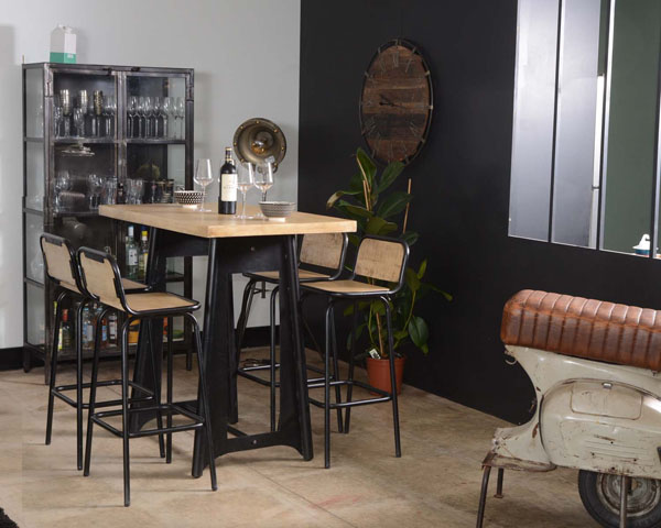 Table haute et tabouret de bar style industriel